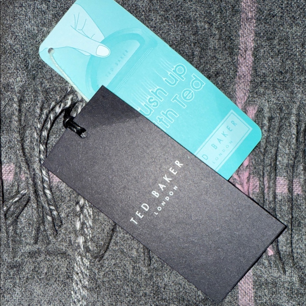 Ted Baker London Plaid Scarf in Gray and Pink NWT - Picture 3 of 6